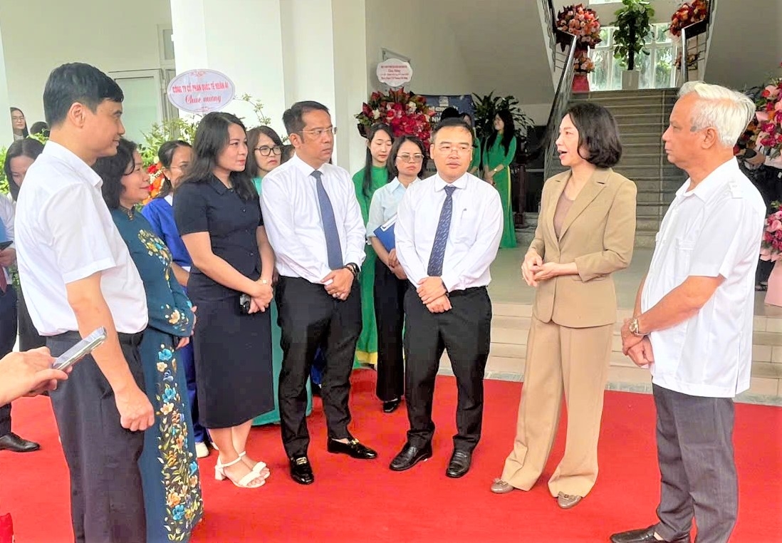 Hà Nội ra mắt mô hình chăm sóc người cao tuổi ban ngày và Làng ẩm thực an toàn thực phẩm Việt Hưng