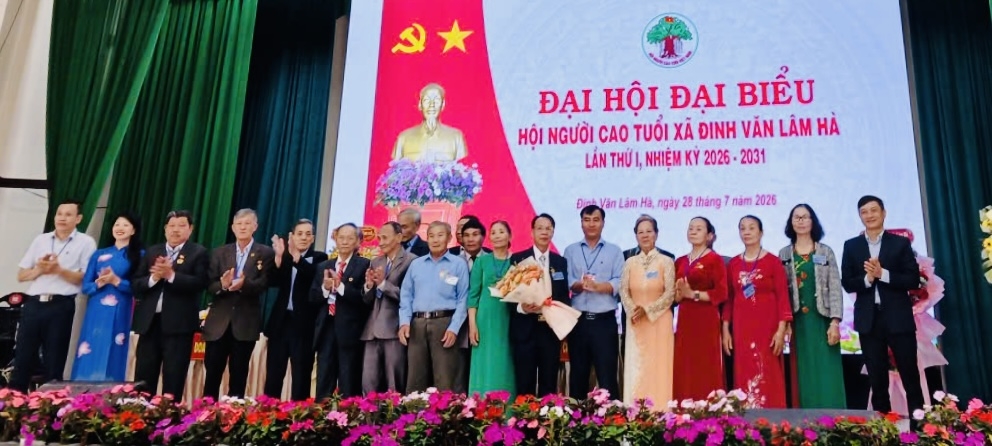 BCH Hội NCT nhiệm kỳ mới ra mắt Đại hội