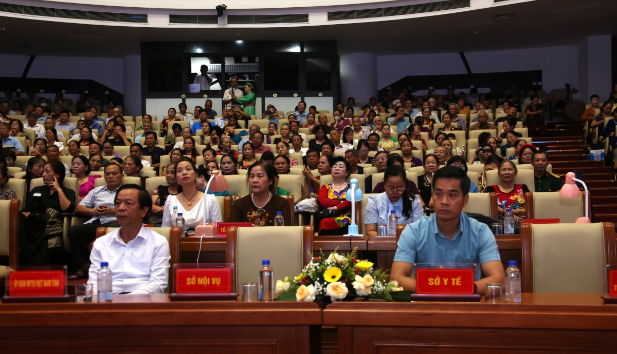 Các đại biểu tham dự chương trình Các đại biểu tham dự chương trình