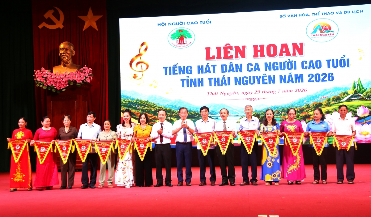 Thái Nguyên: Lan tỏa nghĩa tình trong Tháng hành động vì người cao tuổi và âm vang dân ca truyền thống Thái Nguyên: Lan tỏa nghĩa tình trong Tháng hành động vì người cao tuổi và âm vang dân ca truyền thống