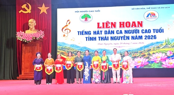 Thái Nguyên: Lan tỏa nghĩa tình trong Tháng hành động vì người cao tuổi và âm vang dân ca truyền thống