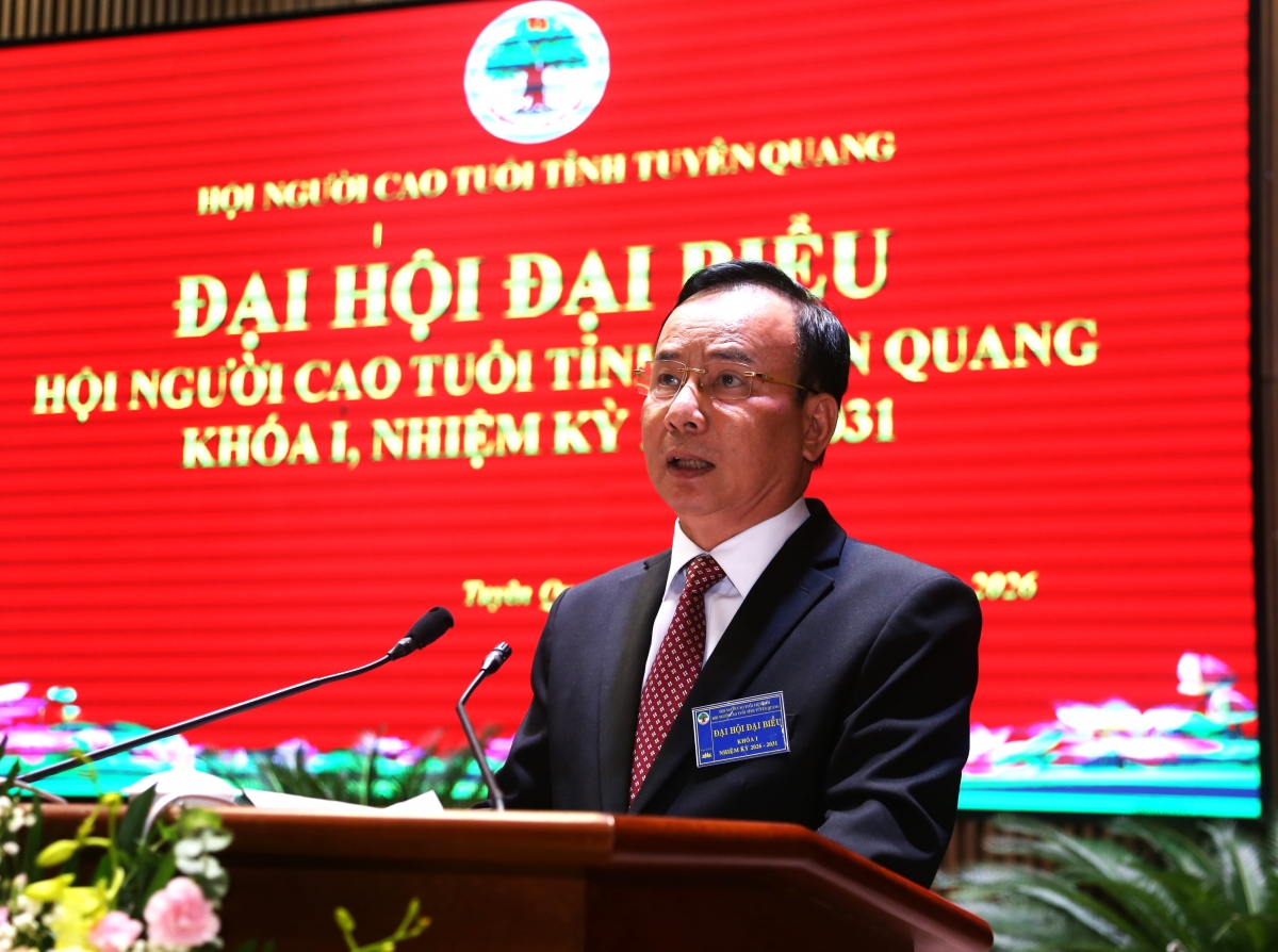 Đồng chí Nguyễn Lam, Phó Chủ tịch thường trực Hội Người cao tuỏi Việt Nam phát biểu chỉ đạo Đại hội