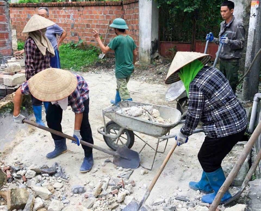 Nữ cao tuổi trách nhiệm với cộng đồng