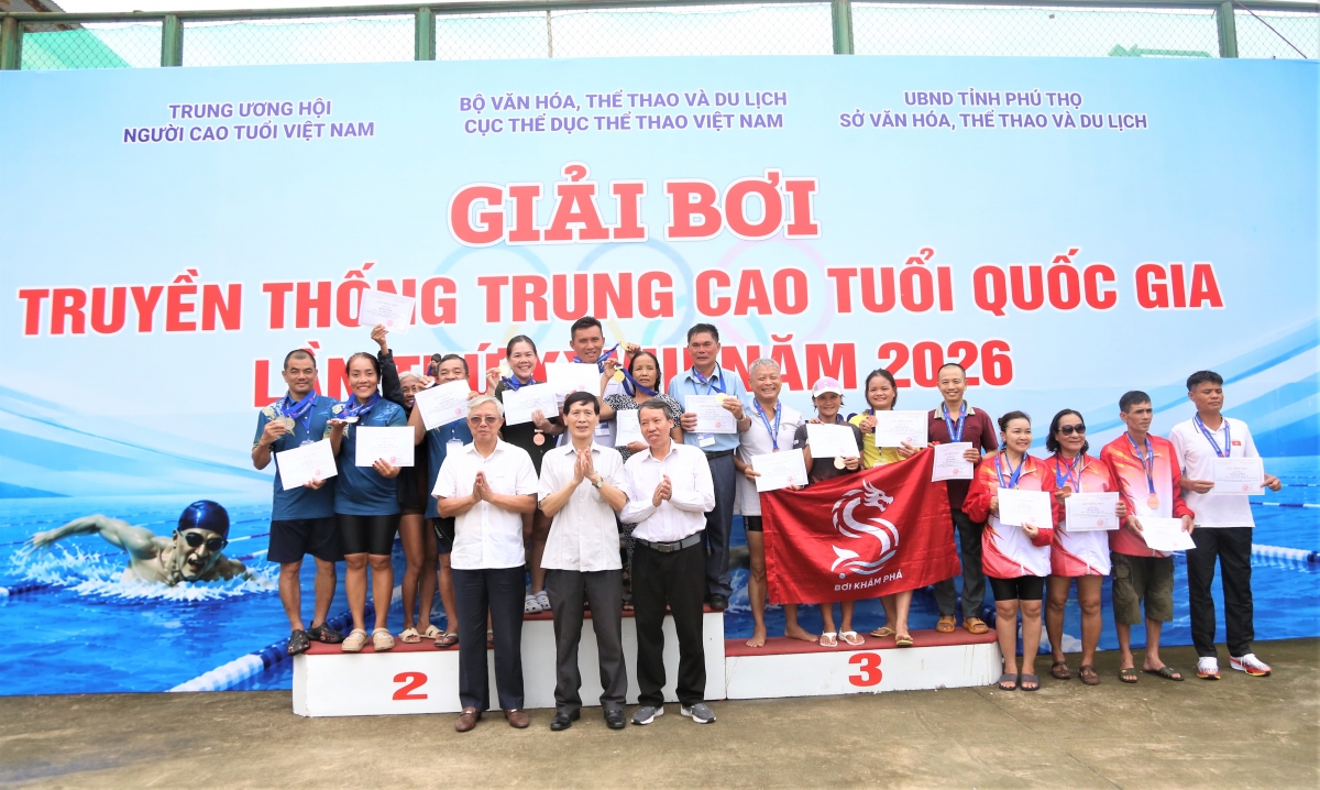 Những “kình ngư tóc bạc” tỏa sáng trên quê hương đất Tổ Những “kình ngư tóc bạc” tỏa sáng trên quê hương đất Tổ