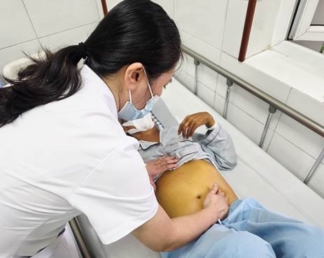 Nhiều người bệnh viêm gan vì thiếu hiểu biết, chủ quan đến viện giai đoạn đã muộn