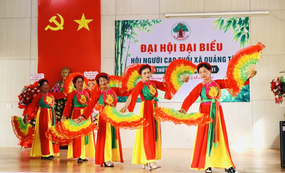 Văn nghệ chào mừng Đại hội Hội NCT xã Quảng Tín Văn nghệ chào mừng Đại hội Hội NCT xã Quảng Tín