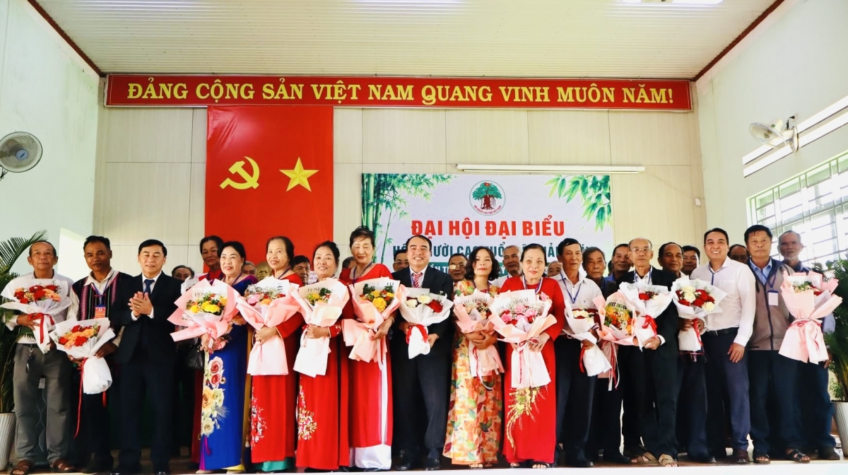 BCH Hội NCT xã Quảng Tín nhiệm kỳ mới ra mắt Đại hội BCH Hội NCT xã Quảng Tín nhiệm kỳ mới ra mắt Đại hội