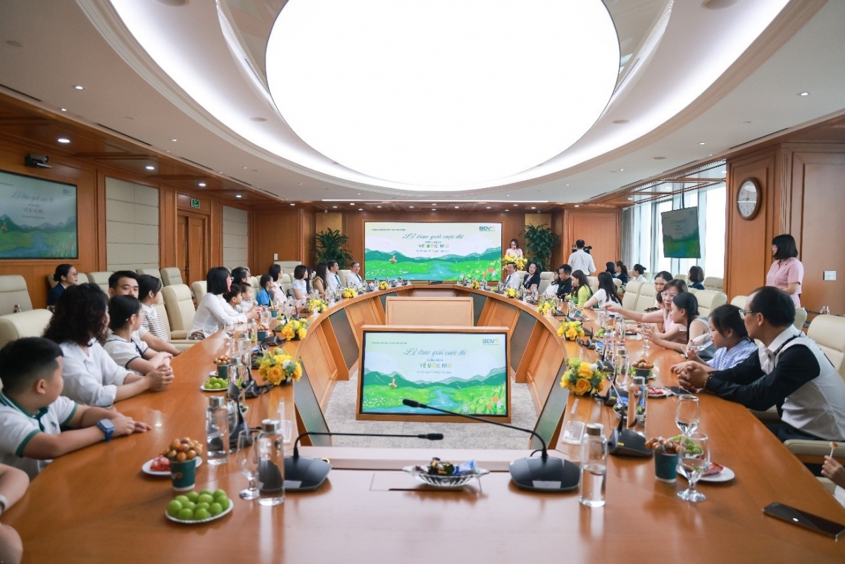 Vẽ ước mơ, 21 họa sỹ nhí được BIDV vinh danh Vẽ ước mơ, 21 họa sỹ nhí được BIDV vinh danh