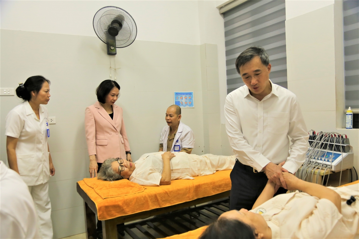 Đến cơ sở chăm sóc người cao tuổi ban ngày để vui hơn, khỏe hơn Đến cơ sở chăm sóc người cao tuổi ban ngày để vui hơn, khỏe hơn