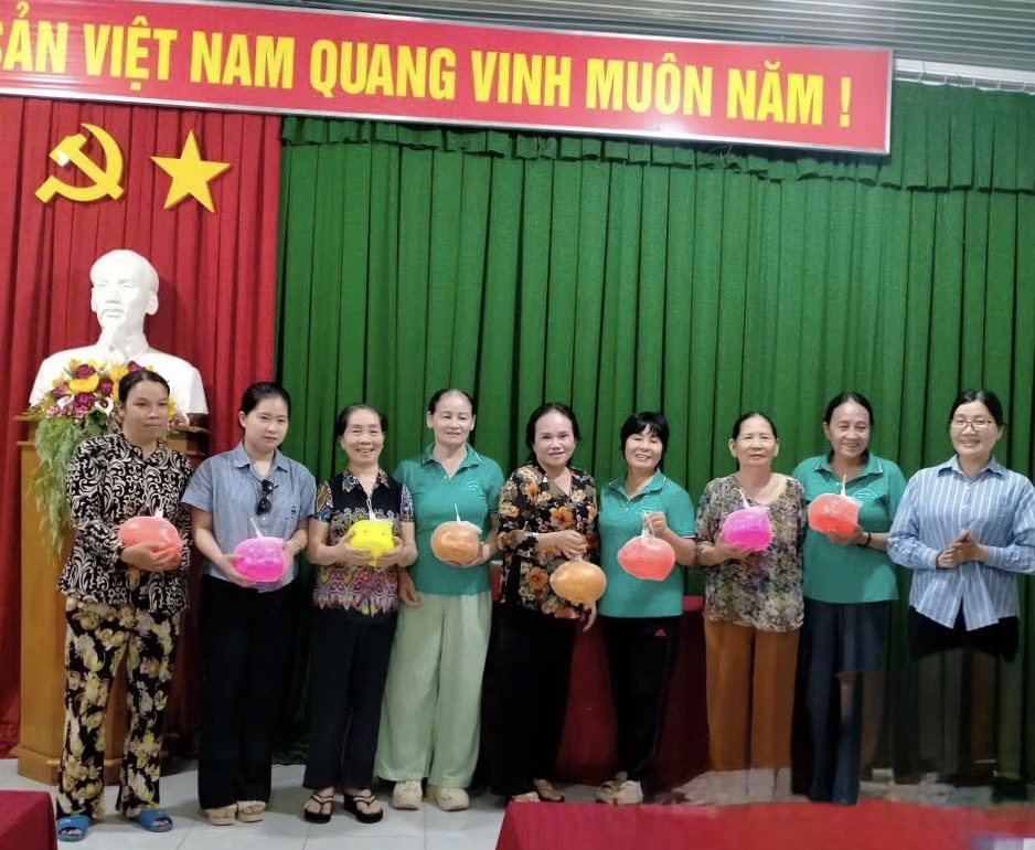Nuôi heo tự giúp nhau ở CLB LTHTGN dân phố 6, Phú Thuỷ Nuôi heo tự giúp nhau ở CLB LTHTGN dân phố 6, Phú Thuỷ