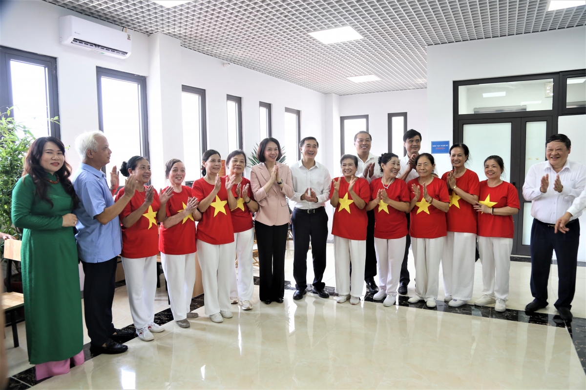 Đến cơ sở chăm sóc người cao tuổi ban ngày để vui hơn, khỏe hơn Đến cơ sở chăm sóc người cao tuổi ban ngày để vui hơn, khỏe hơn