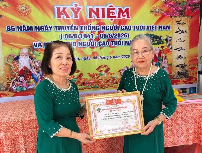 Khởi nghiệp ở tuổi 72