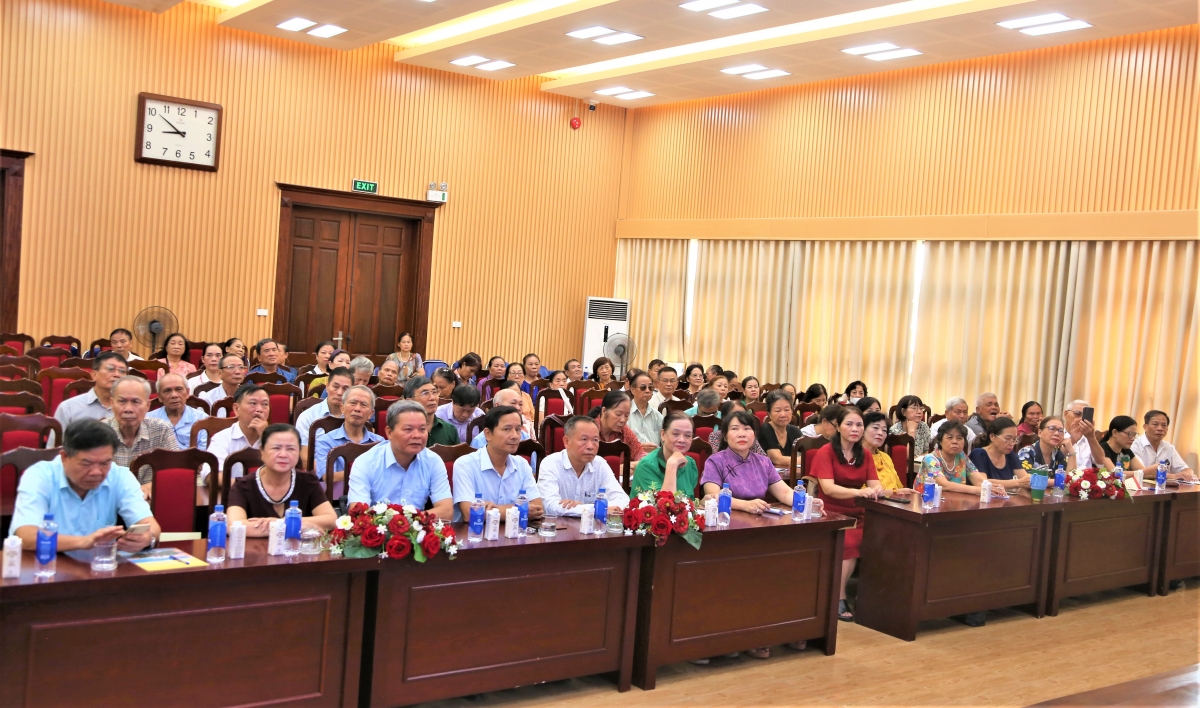 Tập huấn kỹ năng vận hành CLB Liên thế hệ tự giúp nhau