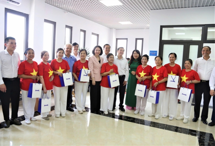 Đến cơ sở chăm sóc người cao tuổi ban ngày để vui hơn, khỏe hơn