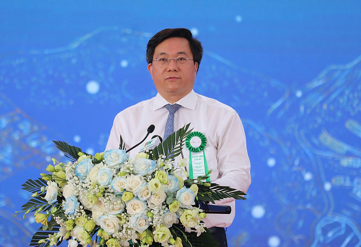 Chủ tịch UBND tỉnh Phú Thọ Trần Duy Đông phát biểu tại lễ khởi công. Chủ tịch UBND tỉnh Phú Thọ Trần Duy Đông phát biểu tại lễ khởi công.