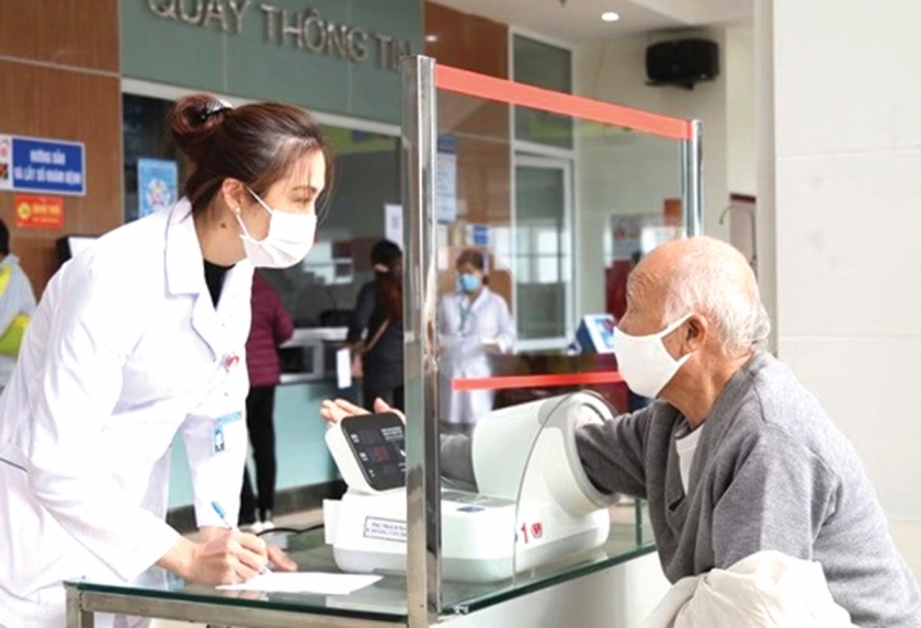 Việc mở rộng phạm vi đối tượng được khám chữa bệnh tại nhà được kỳ vọng sẽ giúp những người yếu thế, người bệnh nặng và người cao tuổi tiếp cận dịch vụ y tế thuận lợi hơn. Việc mở rộng phạm vi đối tượng được khám chữa bệnh tại nhà được kỳ vọng sẽ giúp những người yếu thế, người bệnh nặng và người cao tuổi tiếp cận dịch vụ y tế thuận lợi hơn.