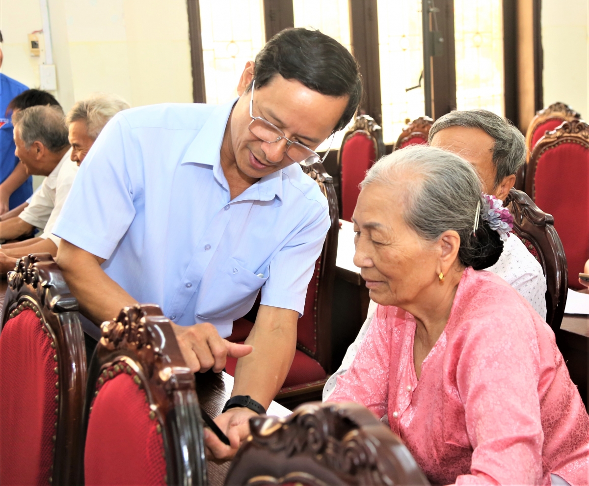 Người cao tuổi Thủ đô tự tin bước vào đời sống số Người cao tuổi Thủ đô tự tin bước vào đời sống số