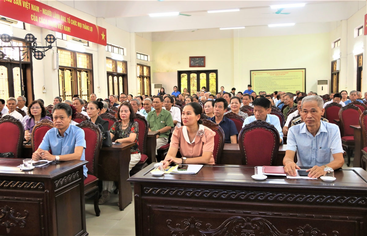 Người cao tuổi Thủ đô tự tin bước vào đời sống số Người cao tuổi Thủ đô tự tin bước vào đời sống số