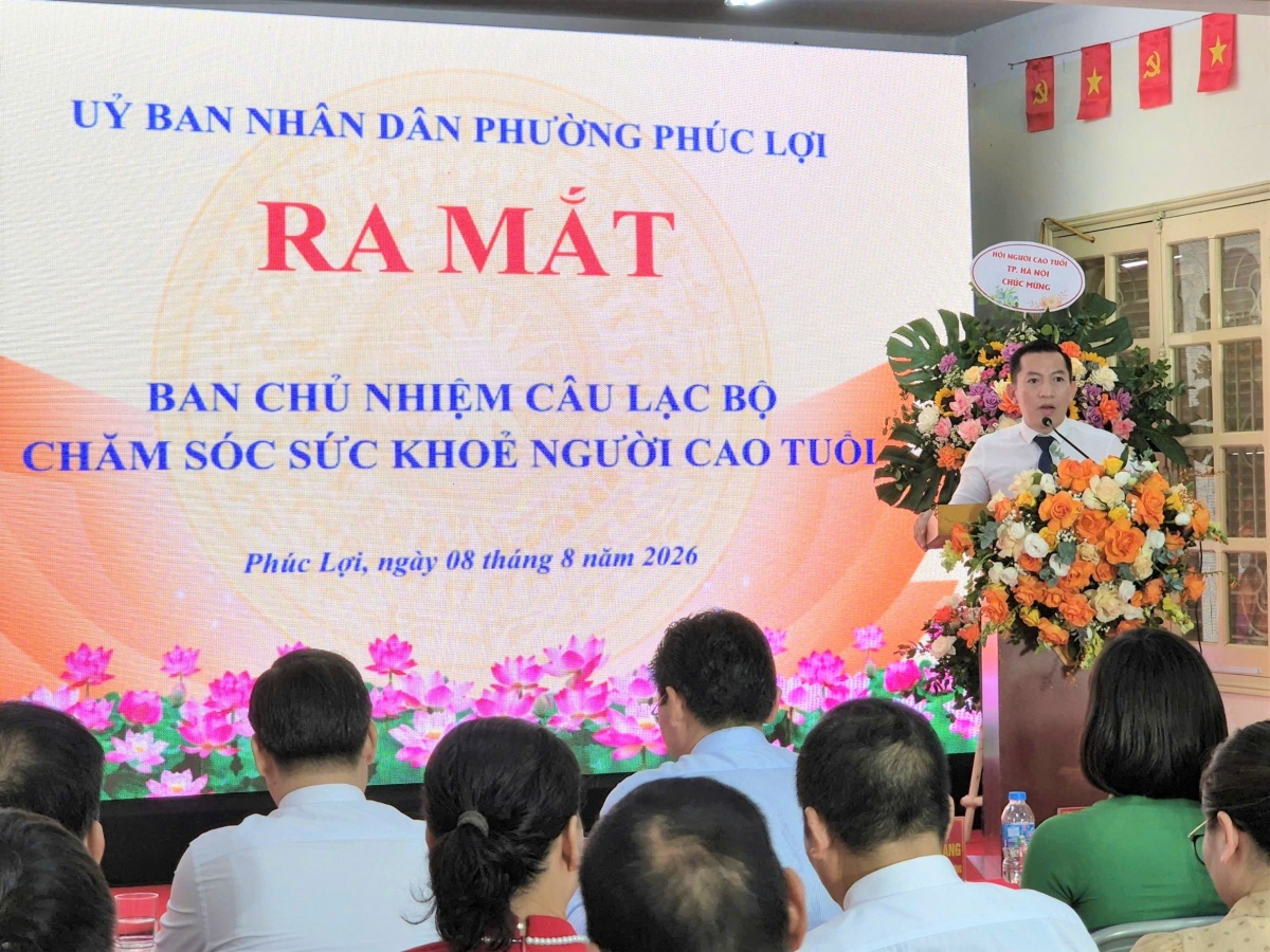 Đồng chí Bùi Anh Tuấn, Phó Chủ tịch UBND phường Phúc Lợi phát biểu