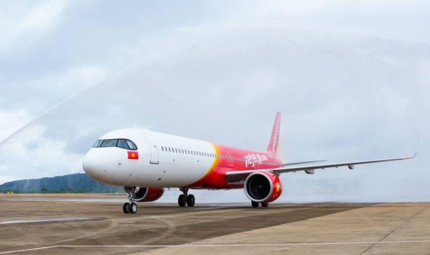 Máy bay Vietjet hạ cánh xuống Cảng hàng không quốc tế Liên Khương sau khi sân bay khai thác trở lại ngày 19/8/2026