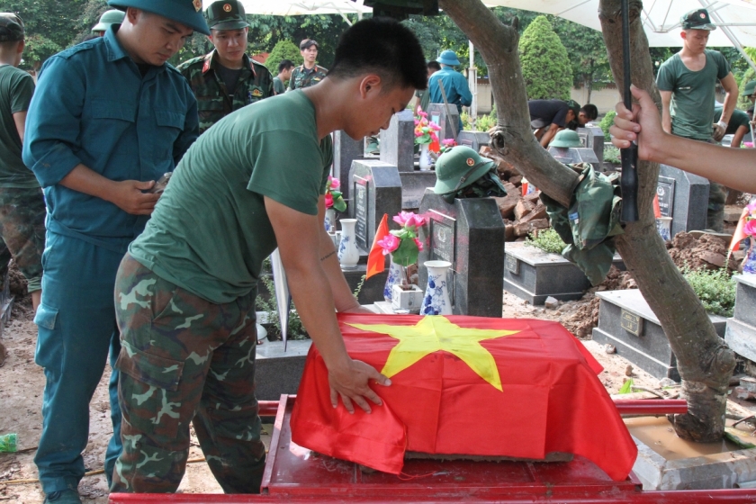 Tìm lại tên cho những người nằm lại