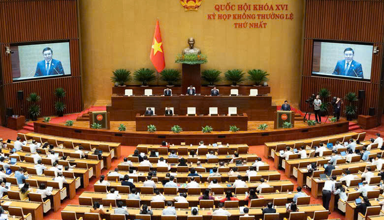 Kỳ họp không thường lệ thứ Nhất, Quốc hội khóa XVI bỏ phiếu thông qua Luật Dầu khí (sửa đổi) .