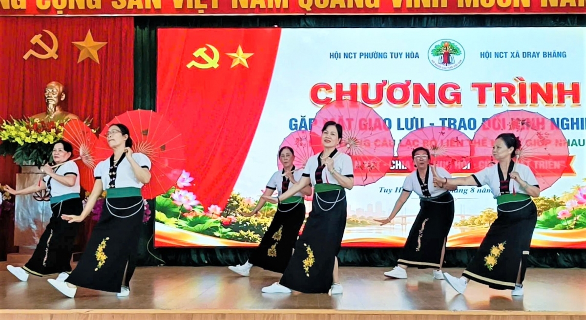 Nối những nhịp cầu liên thế hệ bằng nghĩa tình và sự sẻ chia