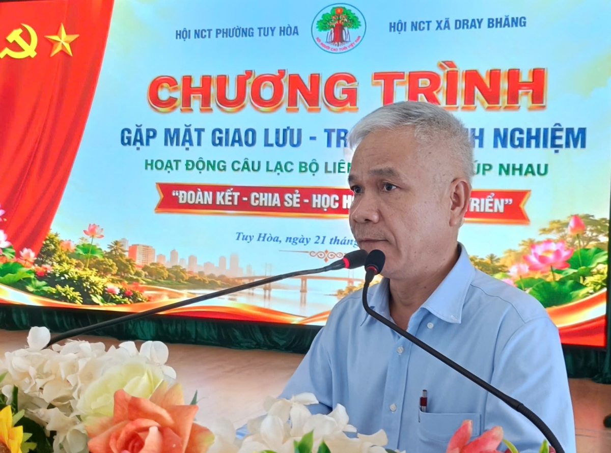 Ông Huỳnh Ngọc Oánh, Phó Bí thư thường trực Đảng ủy phường Tuy Hòa phát biểu tại Chương trình