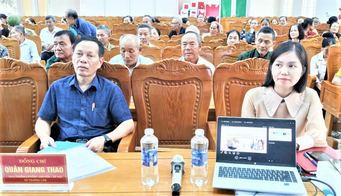 Trao kiến thức, trao điểm tựa tinh thần cho người cao tuổi ở Trường Lâm Trao kiến thức, trao điểm tựa tinh thần cho người cao tuổi ở Trường Lâm
