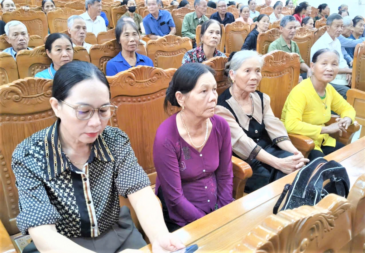 Trao kiến thức, trao điểm tựa tinh thần cho người cao tuổi ở Trường Lâm Trao kiến thức, trao điểm tựa tinh thần cho người cao tuổi ở Trường Lâm