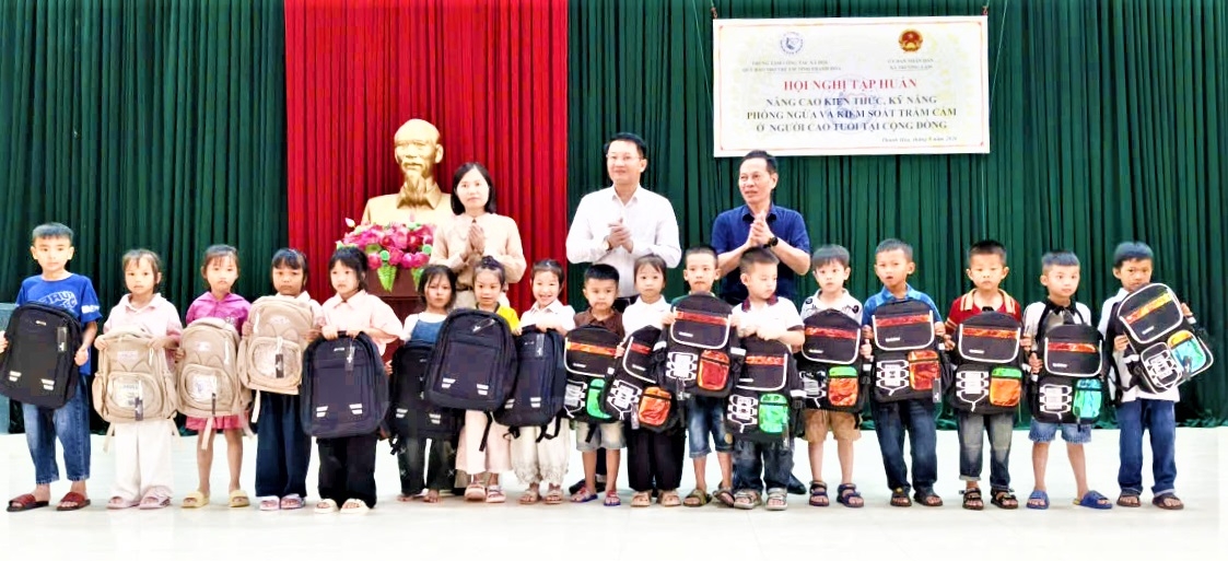 Trao kiến thức, trao điểm tựa tinh thần cho người cao tuổi ở Trường Lâm Trao kiến thức, trao điểm tựa tinh thần cho người cao tuổi ở Trường Lâm