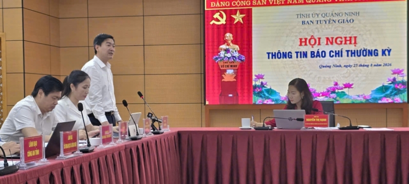 Lãnh đạo Sở Xây dựng thông tin về việc tổ chức khởi công, khánh thành các dự án, công trình chào mừng sự kiện tỉnh Quảng Ninh có Quyết định trở thành thành phố trực thuộc Trung ương. Lãnh đạo Sở Xây dựng thông tin về việc tổ chức khởi công, khánh thành các dự án, công trình chào mừng sự kiện tỉnh Quảng Ninh có Quyết định trở thành thành phố trực thuộc Trung ương.