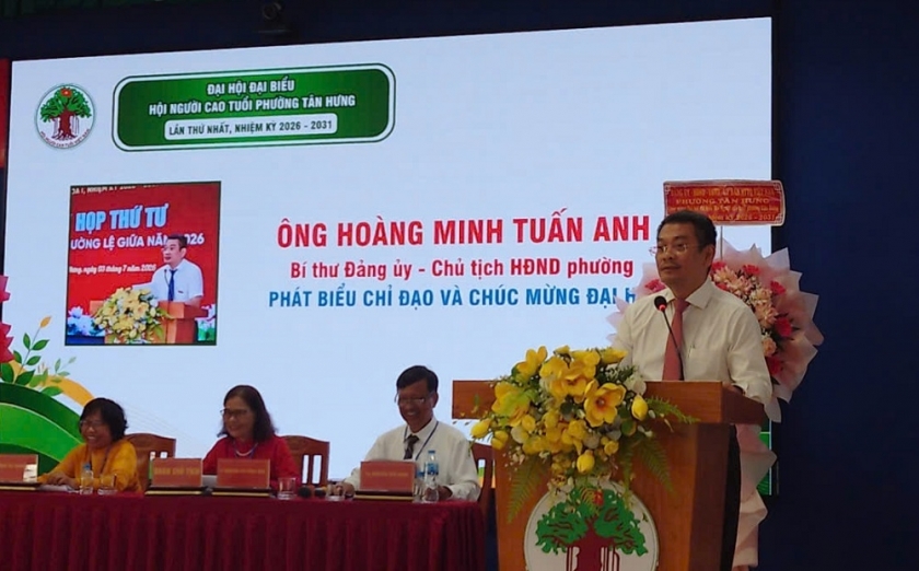 Bí thư Đảng ủy, Chủ tịch HĐND phường Tân Hưng Hoàng Minh Tuấn Anh phát biểu Bí thư Đảng ủy, Chủ tịch HĐND phường Tân Hưng Hoàng Minh Tuấn Anh phát biểu