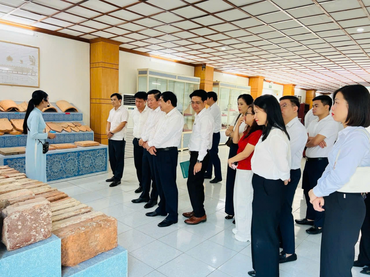 Ban Quản lý Di sản Thành Nhà Hồ chuẩn bị chu đáo các điều kiện phục vụ khách du lịch dịp Quốc khánh 2/9 và những tháng cuối năm 2026 Ban Quản lý Di sản Thành Nhà Hồ chuẩn bị chu đáo các điều kiện phục vụ khách du lịch dịp Quốc khánh 2/9 và những tháng cuối năm 2026