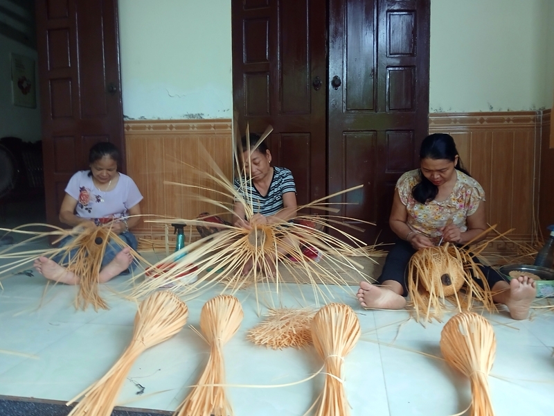 Nghề đan lát giúp nông dân thoát nghèo, nuôi con ăn học nên người