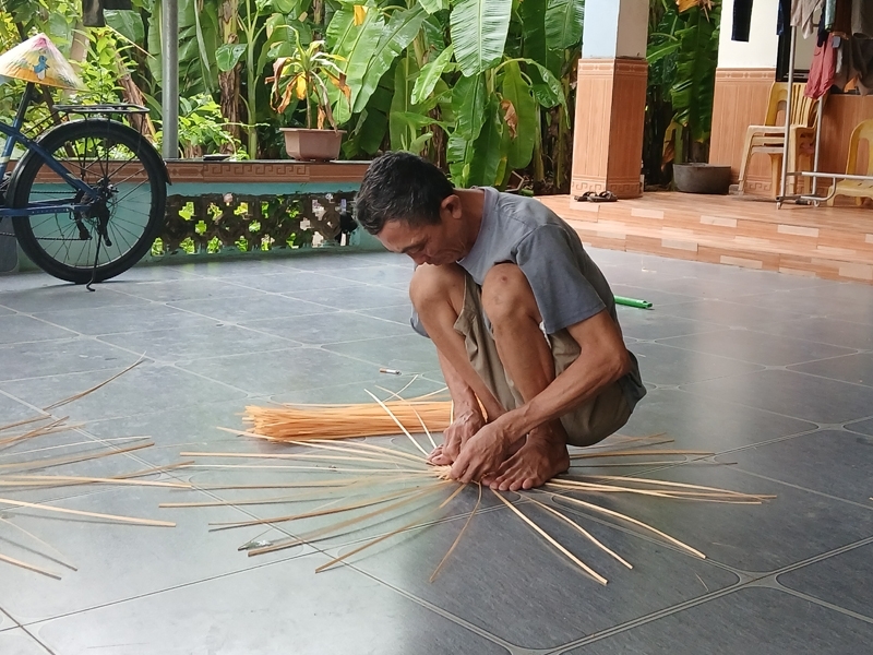 Nghề đan lát giúp nông dân thoát nghèo, nuôi con ăn học nên người