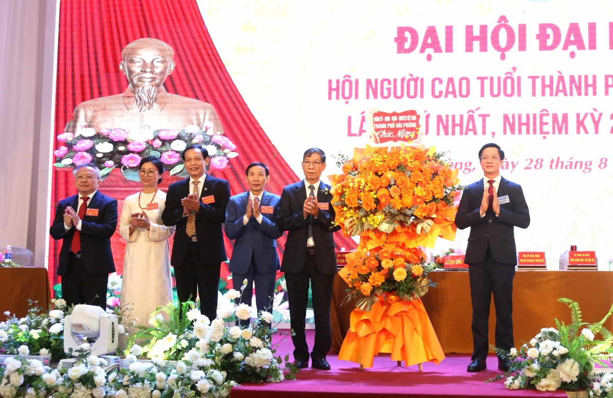 Đại hội lần thứ Nhất Hội Người cao tuổi thành phố Hải Phòng: Đoàn kết, đổi mới, phát huy vai trò người cao tuổi Đại hội lần thứ Nhất Hội Người cao tuổi thành phố Hải Phòng: Đoàn kết, đổi mới, phát huy vai trò người cao tuổi