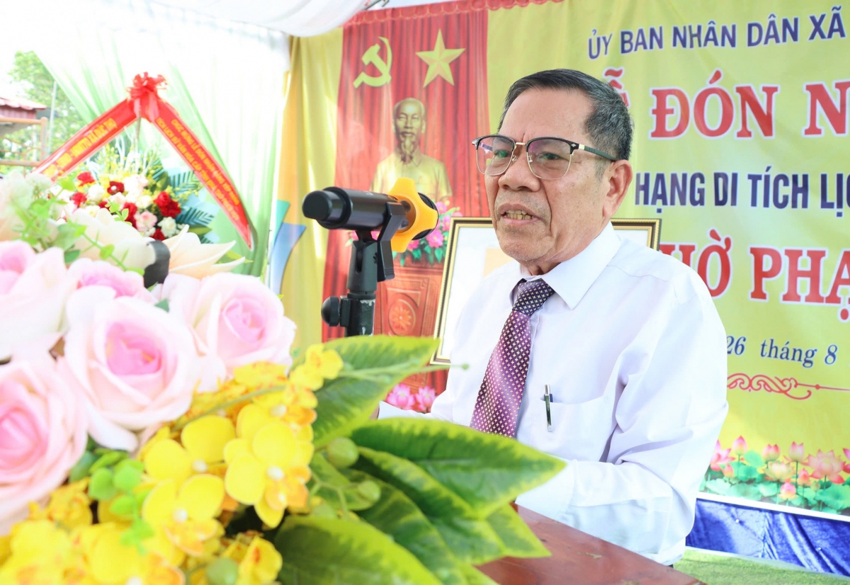 Đại diện con cháu dong họ Phạm ông Phạm Văn Việt phát biểu cảm ơn ( Ảnh: Phạm Thành).