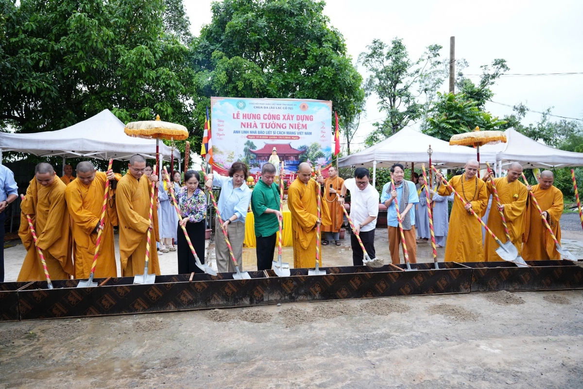 Nhà tưởng niệm Anh linh Liệt sĩ Nhà báo Cách mạng Việt Nam tại Chùa Da: để những người đã hy sinh được an lòng, để người đang sống biết tri ân và để thế hệ mai sau hiểu rằng hòa bình hôm nay không tự nhiên mà có. Nhà tưởng niệm Anh linh Liệt sĩ Nhà báo Cách mạng Việt Nam tại Chùa Da: để những người đã hy sinh được an lòng, để người đang sống biết tri ân và để thế hệ mai sau hiểu rằng hòa bình hôm nay không tự nhiên mà có.