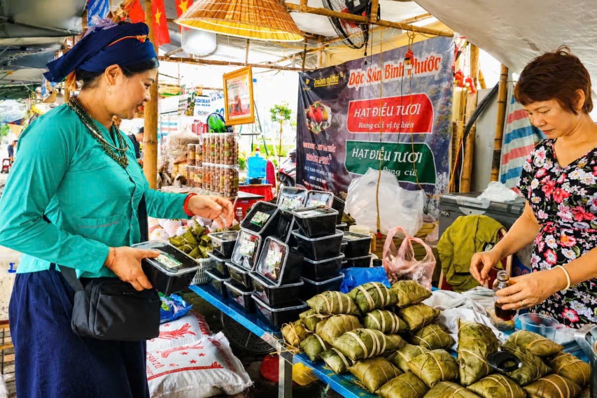 Mãn nhãn với màn pháo hoa rực sáng bầu trời Sầm Sơn