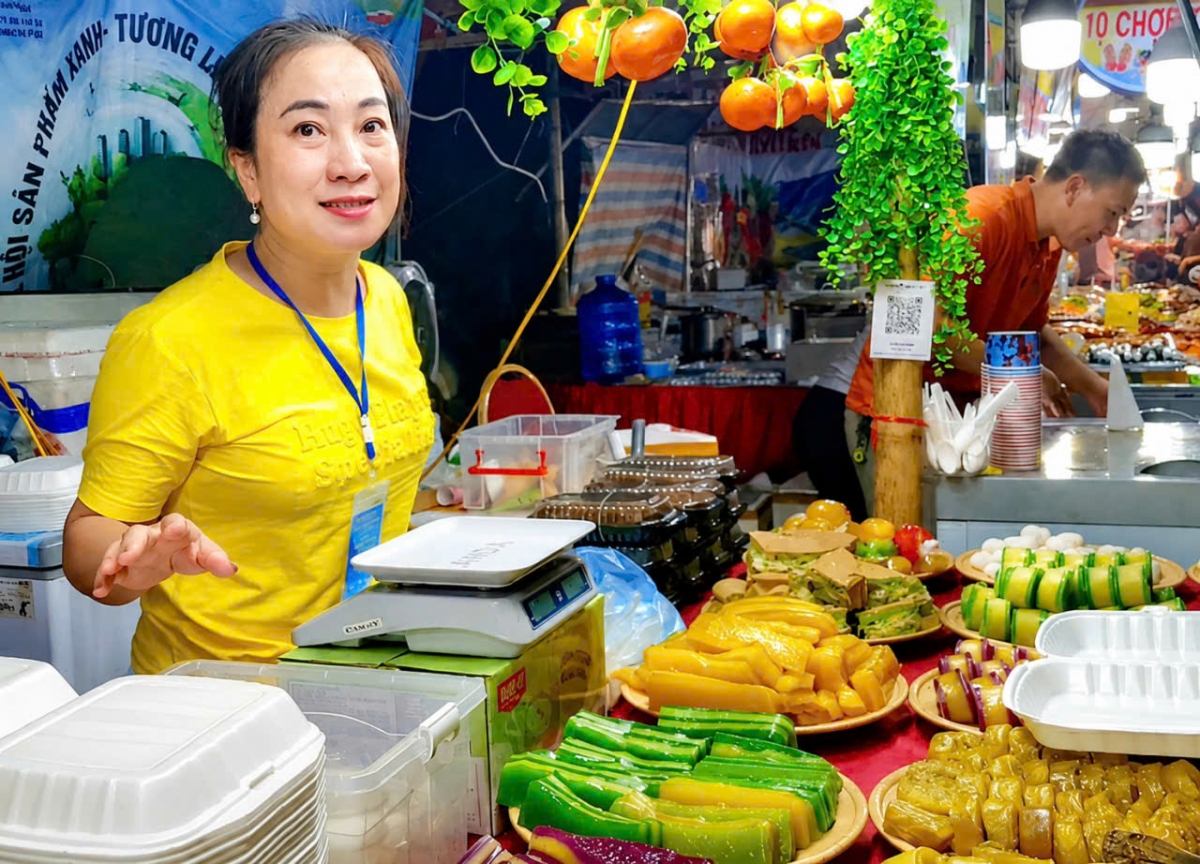Mãn nhãn với màn pháo hoa rực sáng bầu trời Sầm Sơn