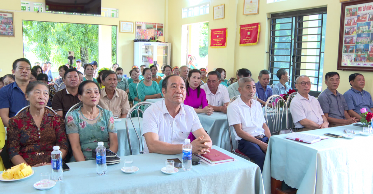 Các đại biểu tham dự buổi lễ