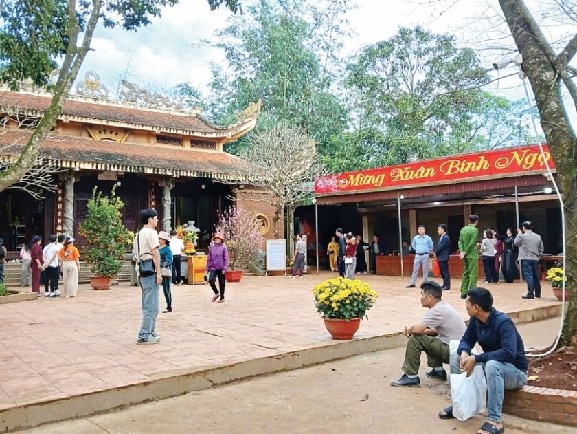 Thành nhà Hồ và các di tích trọng điểm đón gần 29.000 lượt khách dịp Tết Độc lập