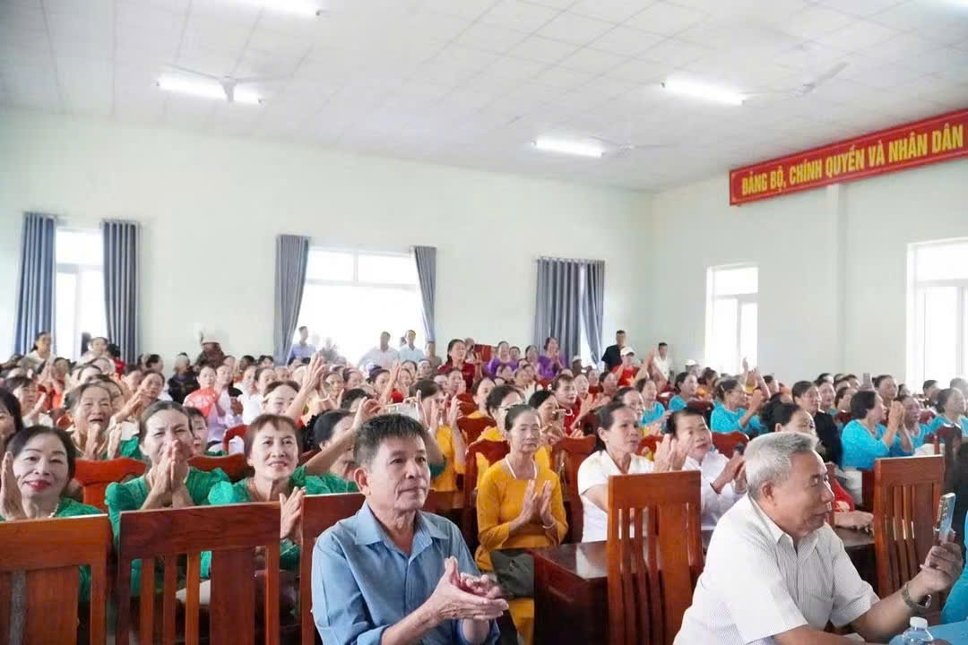 Quang cảnh và đại biểu tại buổi lễ Quang cảnh và đại biểu tại buổi lễ