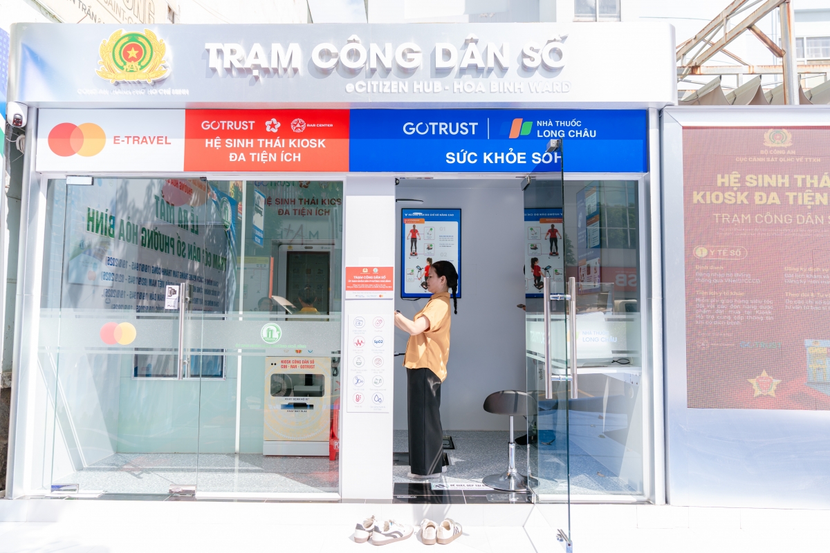 Trên địa bàn TP.Hồ Chí Minh, nhiều Trạm Công dân số đã đi vào hoạt động, đang phục vụ thiết thực cho cộng đồng. Ảnh: H. Khánh Trên địa bàn TP.Hồ Chí Minh, nhiều Trạm Công dân số đã đi vào hoạt động, đang phục vụ thiết thực cho cộng đồng. Ảnh: H. Khánh