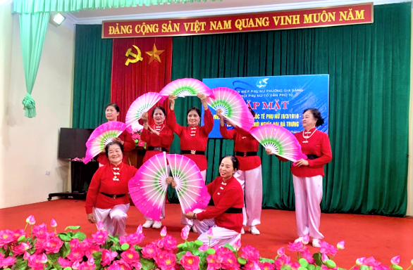 Tiết mục Dân vũ của NCT tổ 10 Tiết mục Dân vũ của NCT tổ 10
