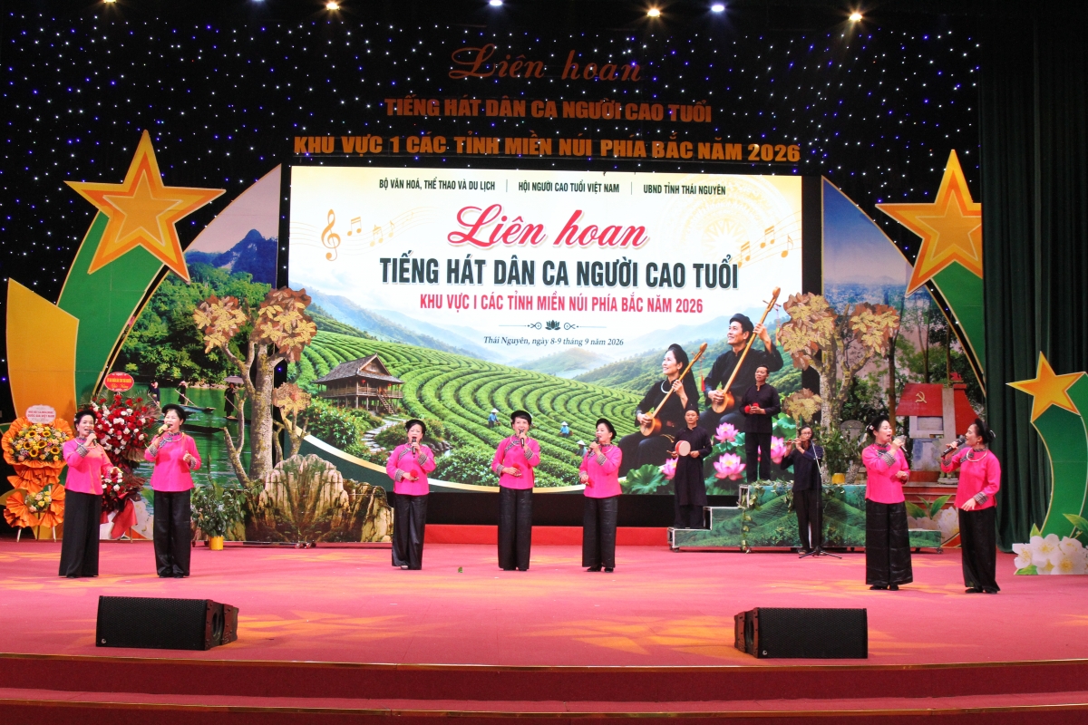 Rộn ràng Tiếng hát dân ca người cao tuổi giữa vùng đất chiến khu Việt Bắc