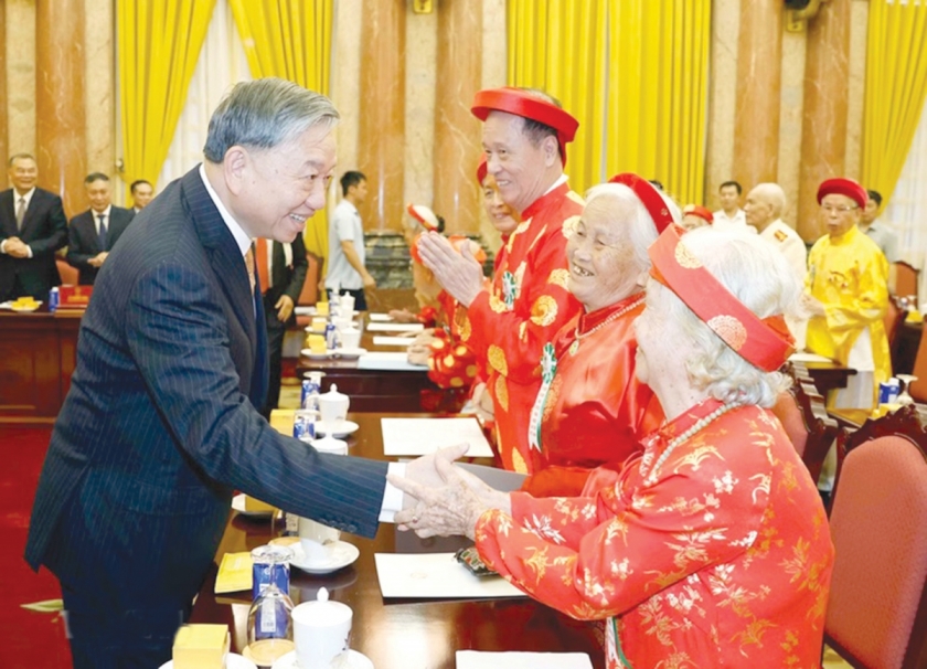Tổng Bí thư, Chủ tịch nước Tô Lâm gặp mặt các đại biểu người cao tuổi tiêu biểu toàn quốc (ngày 5/6/2026, tại Phủ Chủ tịch), nhân dịp kỷ niệm 85 năm Ngày Truyền thống Người cao tuổi Việt Nam (6/6/1941-6/6/2026) Tổng Bí thư, Chủ tịch nước Tô Lâm gặp mặt các đại biểu người cao tuổi tiêu biểu toàn quốc (ngày 5/6/2026, tại Phủ Chủ tịch), nhân dịp kỷ niệm 85 năm Ngày Truyền thống Người cao tuổi Việt Nam (6/6/1941-6/6/2026)