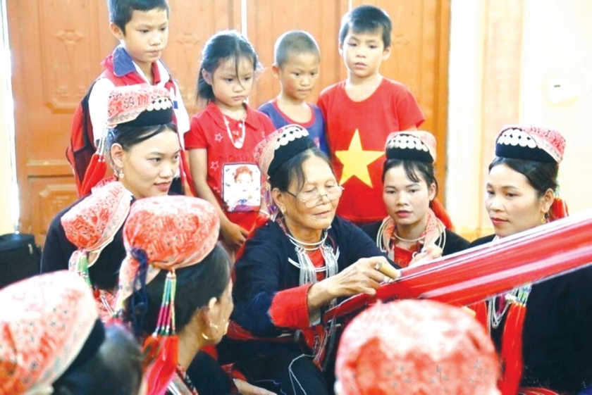 Từ tư tưởng Hồ Chí Minh về người cao tuổi đến chủ trương của Đảng về phát triển kinh tế bạc