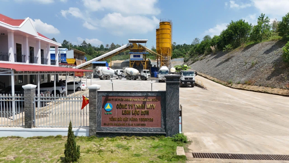 Mỏ đá Tây Đại Lào, nơi được cấp phép thu hồi đất tầng phủ làm vật liệu san lấp